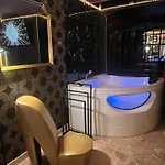 La Parenthese 4*